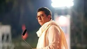 आज उत्तर भारतीयों को पीटने वाले बने बीजेपी के लाडले...  राज ठाकरे संग गठबंधन पर मुंबई से लेकर यूपी-बिहार तक गुस्सा