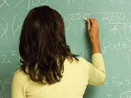 राज्य सरकार ने स्कूलों में शिक्षकों के पहनावे को लेकर जारी किया सर्कुलर...  जींस और टीशर्ट पहनने पर रोक