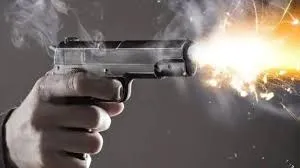 सेंट्रल मुंबई में 30 वर्षीय युवक को हिस्‍ट्रीशीटर दोस्‍त ने पेट में मार दी गोली, आरोपी फरार...