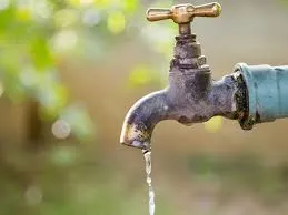 मीरा-भायंदर में पानी की भारी कमी... दो दिनों से जलापूर्ति ठप, नागरिक बेहाल