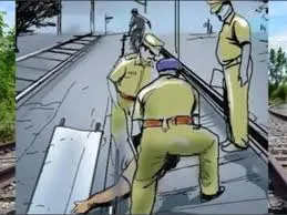 दो साल में मुंब्रा-कलवा के बीच ट्रेन से गिरकर 31 लोगों की मौत !