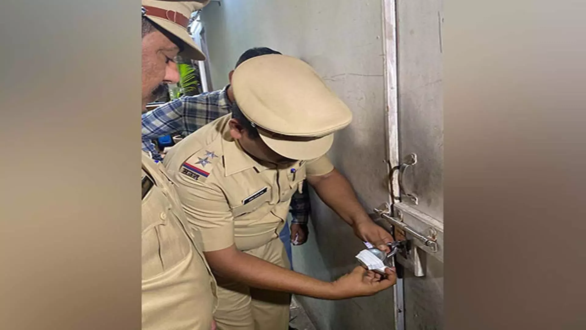 पुणे रैश ड्राइविंग मामला: उत्पाद शुल्क विभाग ने नाबालिग आरोपियों को शराब परोसने वाले दो बार सील कर दिए  