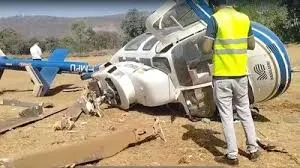 महाड में उद्धव गुट के नेता सुषमा अंधारे के लिए आया हेलीकॉप्टर हुआ क्रैश... 