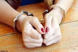 भयंदर में लव जिहाद की धमकी देकर 30 लाख की फिरौती मांगने के आरोप में महिला गिरफ्तार