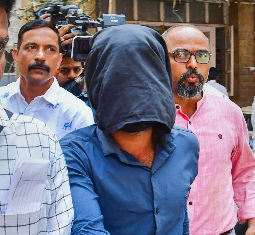 सलमान खान के घर के बाहर हुई गोलीबारी की घटना : मुंबई क्राइम ब्रांच ने राजस्थान से पांचवें आरोपी मोहम्मद चौधरी को  गिरफ्तार किया