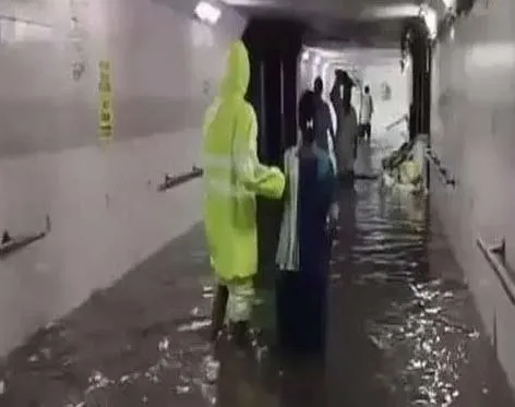 मुंबई में भारी बारिश के कारण बाढ़ जैसी स्थिति को टालने के लिए एनडीआरएफ ने टीमें कीं तैनात...