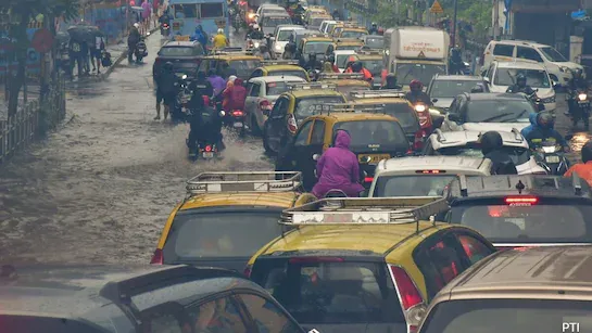 मुंबई के लिए येलो अलर्ट, ठाणे पालघर के लिए ऑरेंज और रायगड के लिए भी आरेंज अलर्ट जारी