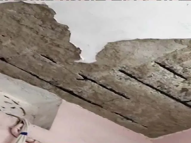 दिवा में घर के छत का प्लास्टर गिरा, दो घायल... 