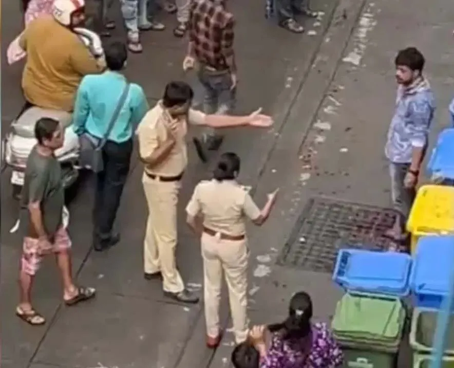 मुंबई के गिरगांव में पति ने पत्नी पर किया उस्तरे से हमला, खुद भी ब्लेड से कलाई काटकर किया खुदकुशी का प्रयास