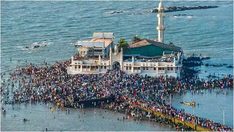 हाजी अली दरगाह को बम से उड़ाने की धमकी;  मामला दर्ज 