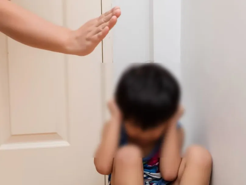 ठाणे शहर के प्ले स्कूल में महिला अटेंडेंट द्वारा तीन साल के बच्चे की पिटाई