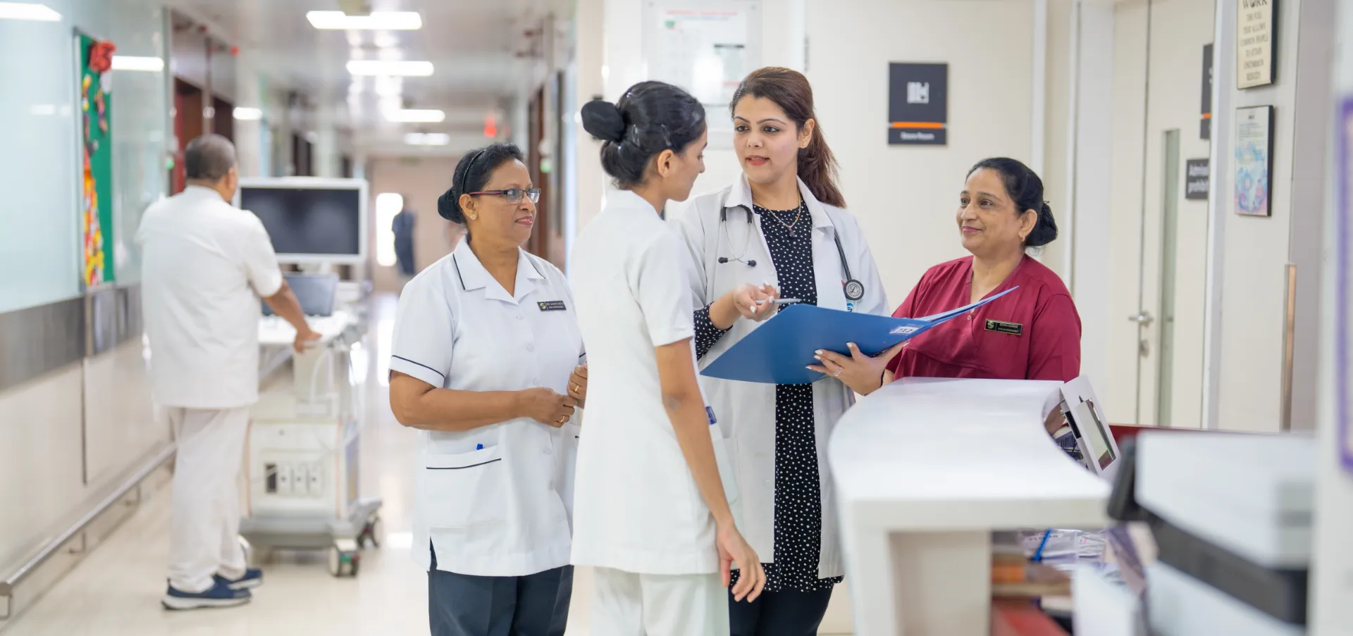 मुंबई उपनगरीय अस्पतालों में प्रशासन ने नर्सों को चार महीने से वेतन नहीं दिया