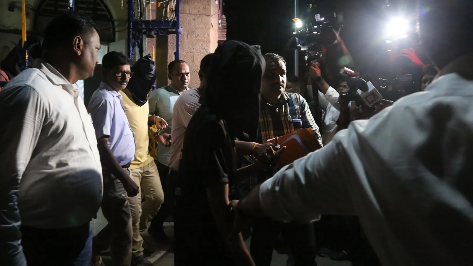 मुंबई : बाबा सिद्दीकी हत्याकांड में अकोला से गुजरात निवासी एक व्यक्ति गिरफ्तार