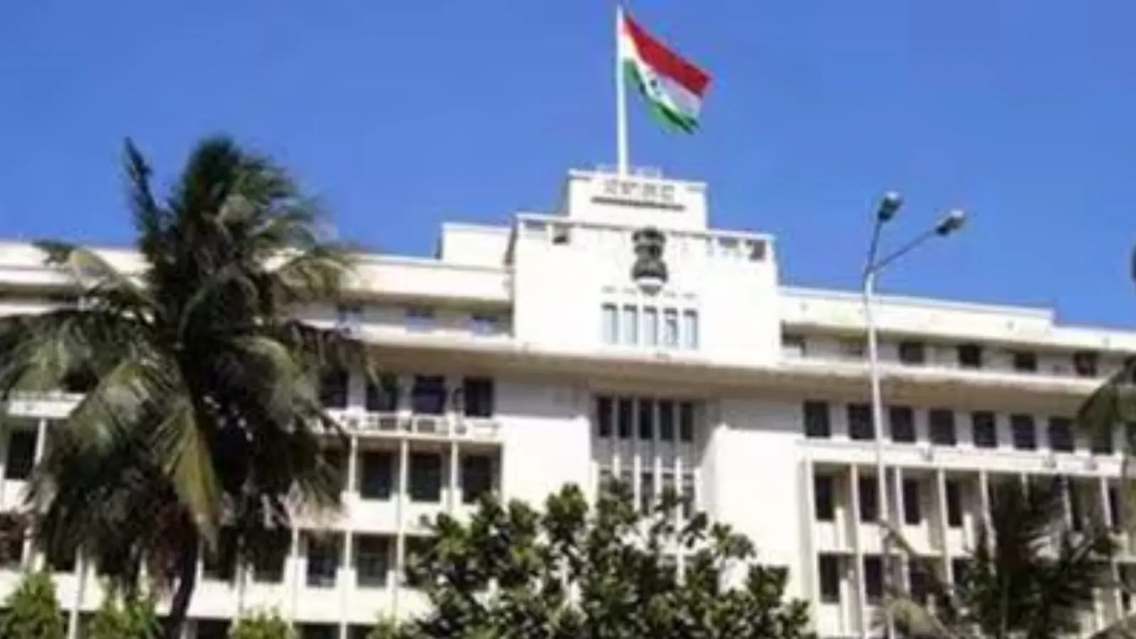 महाराष्ट्र सरकार में उत्तर भारतीयों को मिल सकता है मौका; बीएमसी चुनावों को देखते हुए बीजेपी खेल सकती है उत्तर भारतीयों पर दांव