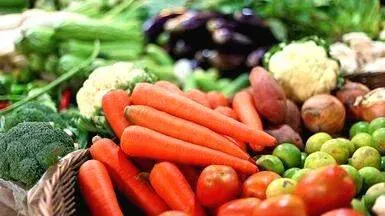 मुंबई: सब्जियों की कीमतों में उछाल के कारण खाना महंगा