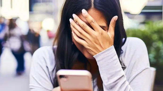 मुंबई :  महिला ने जालसाजों के झांसे में 15.38 लाख रुपए गंवाए