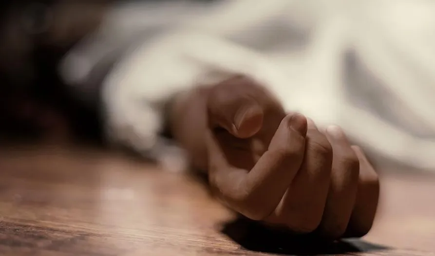 झवेरी बाजार में एक आभूषण बनाने वाली इकाई में सोने की रोलिंग मशीन गिरने से 19 वर्षीय एक कारीगर की मौत 