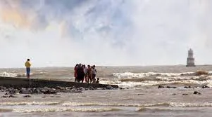 दादर, माहिम, अक्सा, मनोरी, गोराई, मार्वे के समुद्र तट असुरक्षित