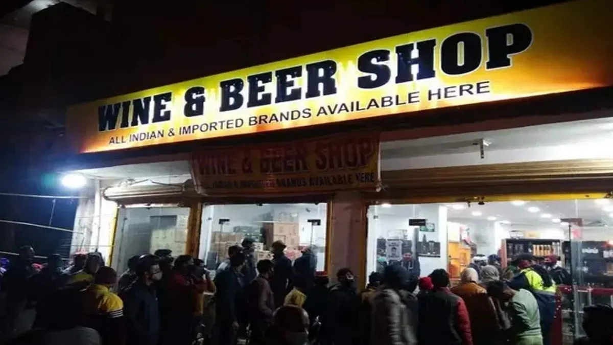 मुंबई : नए साल और क्रिसमस का जश्न; शराब की दुकानें, पब, होटल और बार सुबह पांच बजे तक खुले रहेंगे; दुर्घटनाओं को रोकने के लिए पुलिस टीमें तैनात की जाएंगी