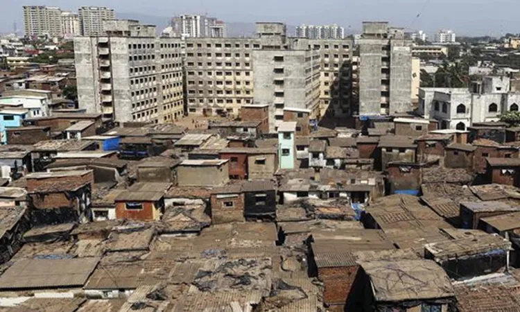 एसआरए के कार्यान्वयन को प्रभावित करने वाले 100 से अधिक मुद्दों पर प्रकाश डालने वाली रिपोर्ट उच्च न्यायालय में प्रस्तुत