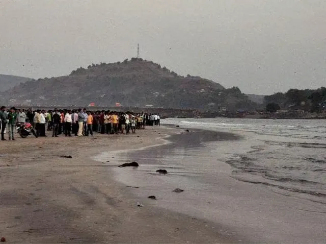 अलीबाग बीच पर पर्यटक की स्थानीय मछुआरों ने कर दी हत्या