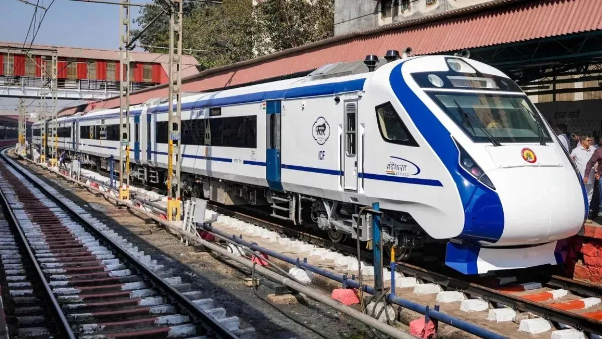 जल्द मुंबई-अहमदाबाद के बीच ट्रेनों की स्पीड में बढ़ाेतरी 