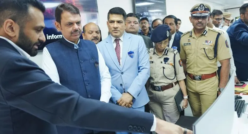 मुख्यमंत्री देवेंद्र फडणवीस ने राज्य साइबर सुरक्षा परियोजना को पूरी क्षमता के साथ लागू करने के निर्देश दिए 