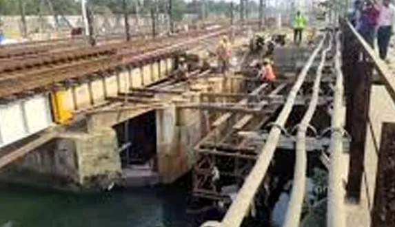  24-26 जनवरी की रात माहिम और बांद्रा स्टेशनों के बीच मीठी नदी पुल पर काम के कारण 275 लोकल ट्रेन सेवाएं रद्द