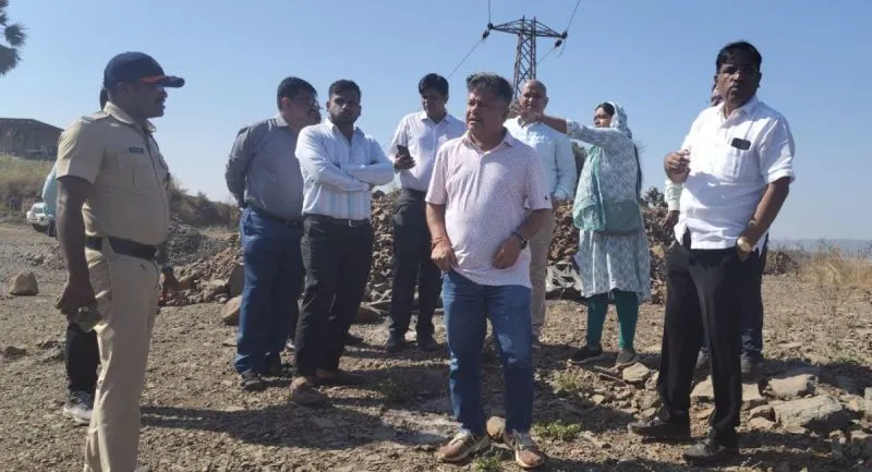 ठाणे  में सरकारी जमीन से पत्थर और पानी की चोरी के आरोप में अज्ञात लोगों के खिलाफ मामला दर्ज