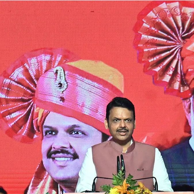 मुंबई : राज्य सरकार की विशेष सहायता योजनाओं का अनुदान लाभार्थियों को प्रदान किया जाए - देवेंद्र फडणवीस