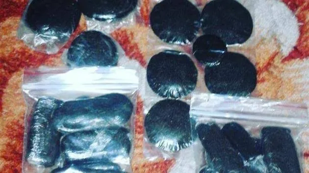 मुंबई क्राइम ब्रांच के एंटी-नारकोटिक्स सेल ने Mahim इलाके में दो कथित ड्रग सप्लायरों को ₹1.23 करोड़ की चरस के साथ गिरफ्तार किया