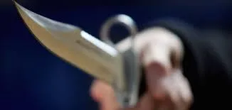 एंटॉप हिल स्थित निजी स्कूल में दो छात्रों ने अपने सहपाठियों पर चाकुओं से हमला 