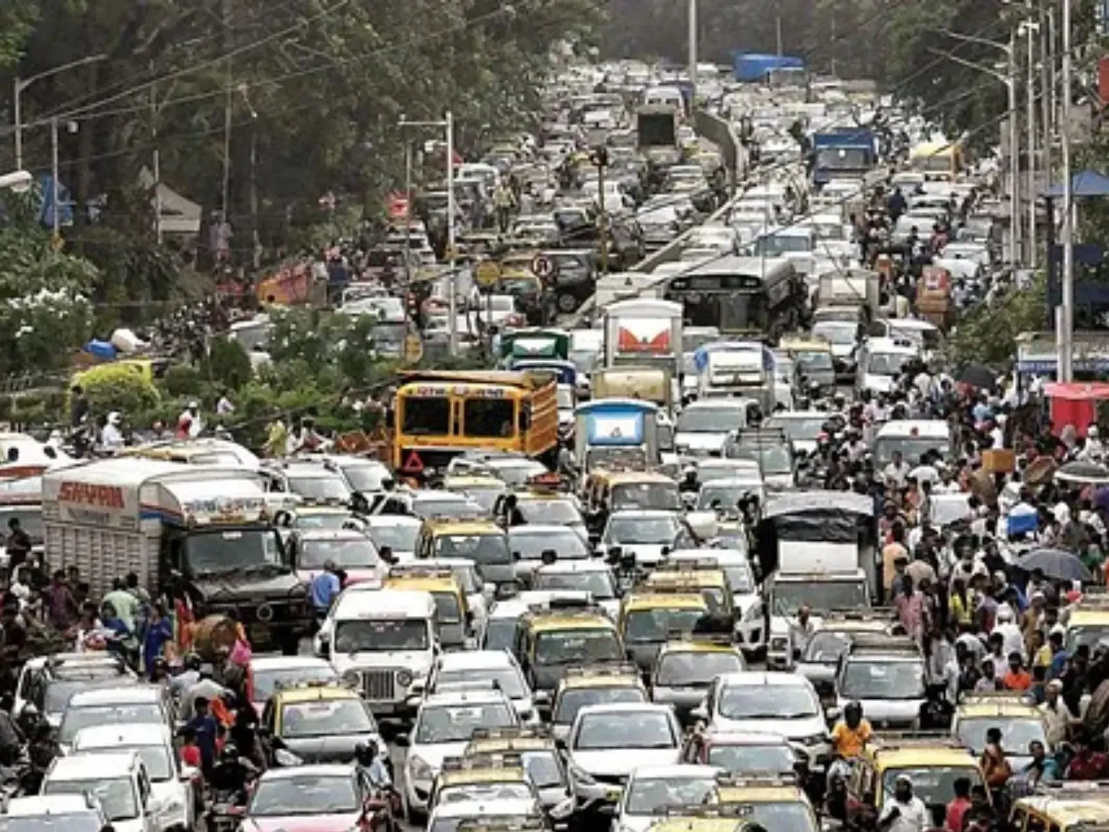 बीकेसी क्षेत्र में यातायात की भीड़ को रोकने के लिए यातायात पैटर्न में बदलाव