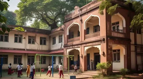 कल्याण : रेलवे प्रशासन ने स्कूल को 28 जनवरी तक स्कूल खाली करने का नोटिस