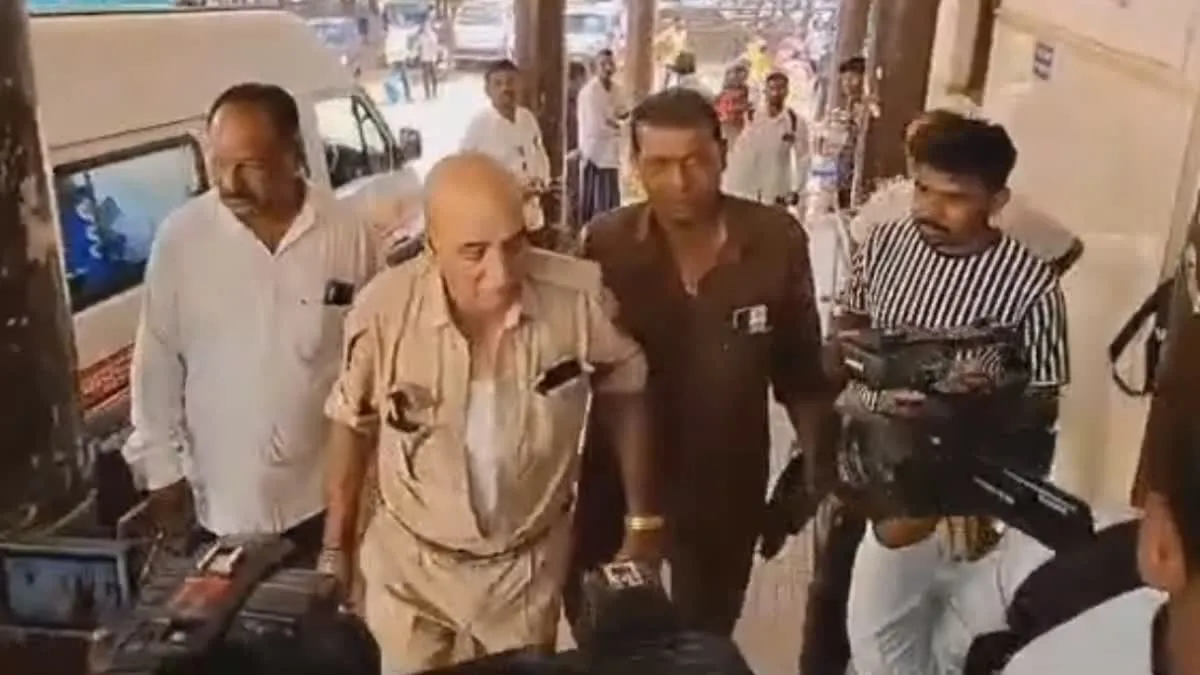 कर्नाटक के बेलगावी में भाषा को लेकर हुए विवाद के बाद कुछ लोगों ने कंडक्टर पर किया हमला