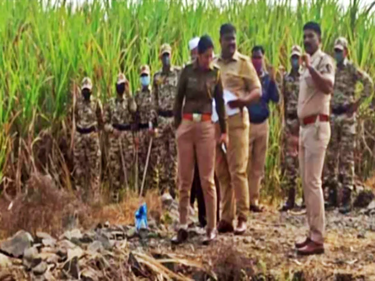 गोंदिया जिले के एक गांव में एक महिला का शव आंशिक रूप से जला हुआ मिला