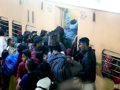 नई दिल्ली रेलवे स्टेशन के सभी वीडियो फुटेज सुरक्षित करने का आदेश; हाई लेवल कमेटी करेगी जांच