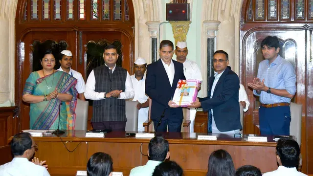 मुंबई: कमिश्नर भूषण गगराणी ने किया 2025-26 के लिए  74,366 करोड़ रुपये का बजट पेश