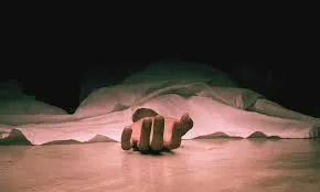 मुंबई : यौन शोषण करनेवाले प्रेमी से तंग आकर एक लड़की ने कर ली खुदकुशी 