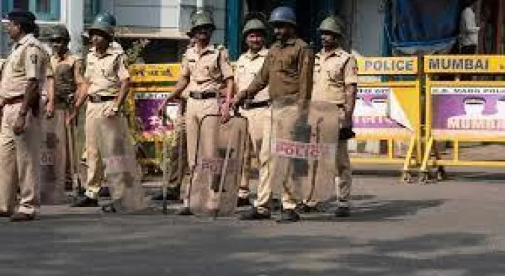 मुंबई: कांस्टेबल पर हमला करने के आरोप में परिवार के तीन सदस्य गिरफ्तार 