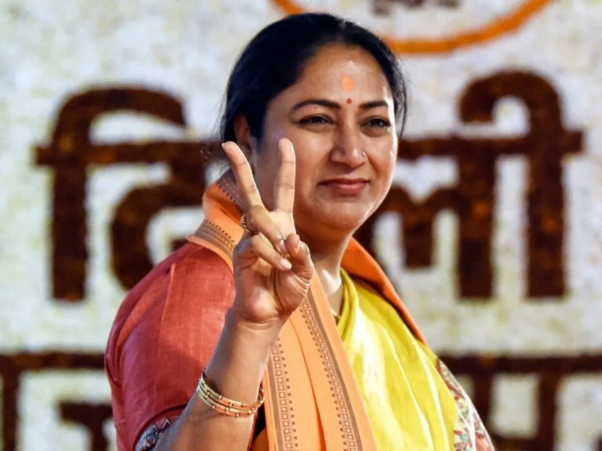 दिल्ली : विधायक दल की बैठक में रेखा गुप्ता को सीएम बनाने का फैसला