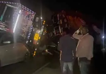 नासिक :  राहुद घाट से एक बड़े हादसे की खबर; कई गाड़ियां आपस में टकरा गईं; 6 लोगों की मौत