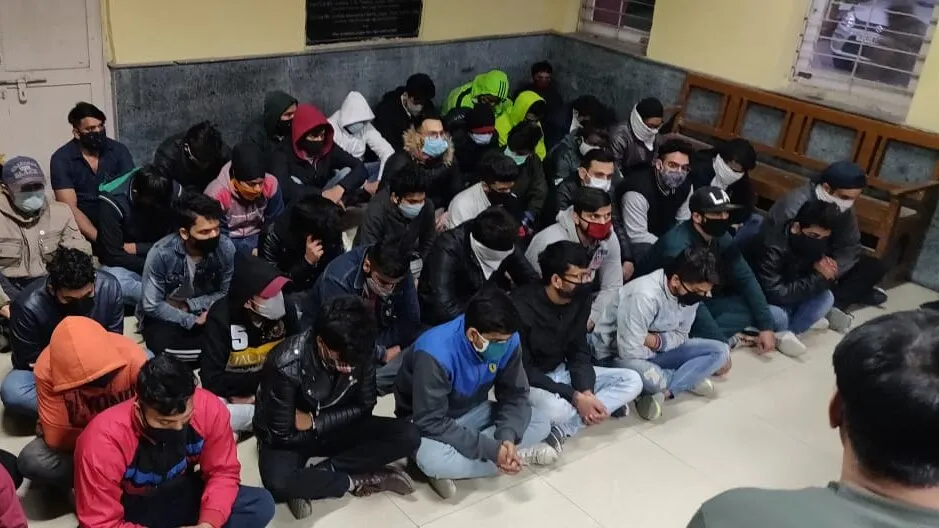 साकीनाका की एक बिल्डिंग में अवैध कॉल सेंटर; पुलिस ने मारा छापा 