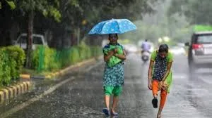 मुंबई में अप्रैल में बेमौसम बारिश का अनुमान... तीन दिनों तक दिन का तापमान बढ़ने का अनुमान, हवा में रहेगी नमी