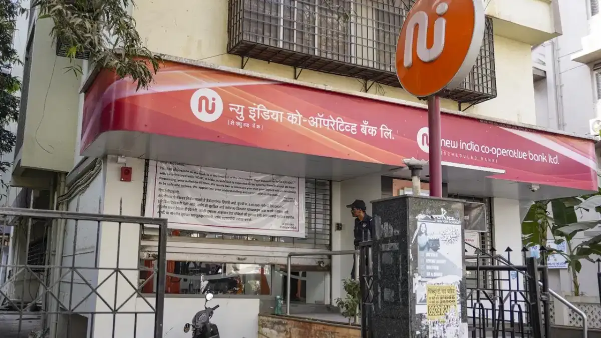  मुंबई : ईओडब्ल्यू ने बीजेपी के पूर्व महाराष्ट्र सचिव हैदर आजम के छोटे भाई हाजी जावेद आजम को गिरफ्तार किया