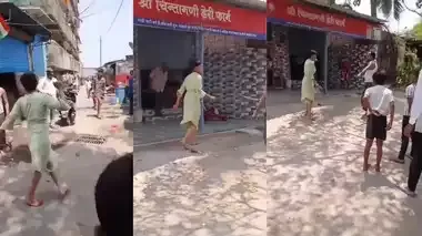 नालासोपारा शहर में एक चौबीस साल की लड़की ने अपने पिता पर चाकू से वार कर उसका प्राइवेट पार्ट काट दिया