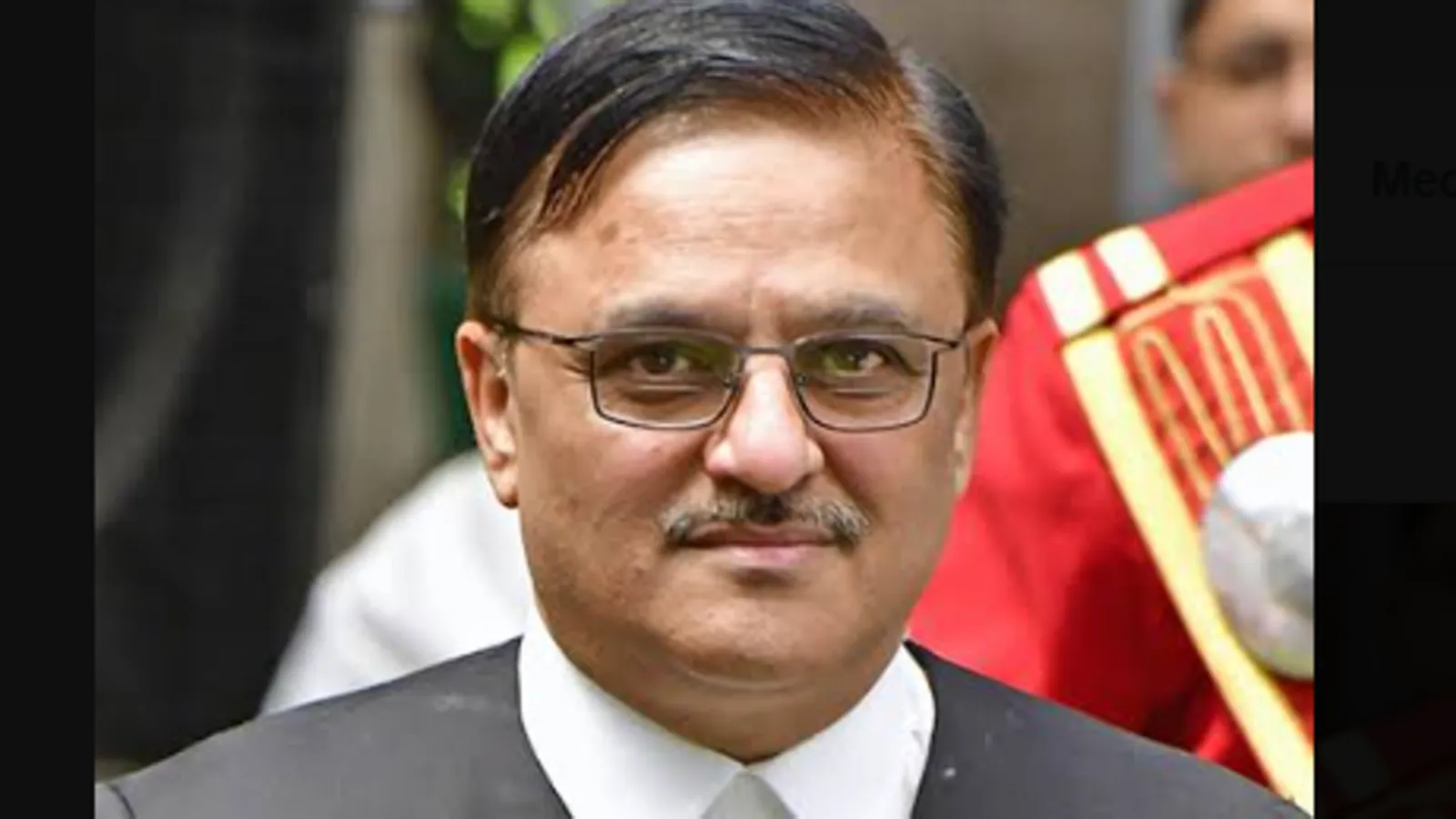 दिल्ली :  याचिकाकर्ता वकील ने आत्महत्या करने की दी धमकी; जस्टिस अभय ओका भी हैरान रह गए