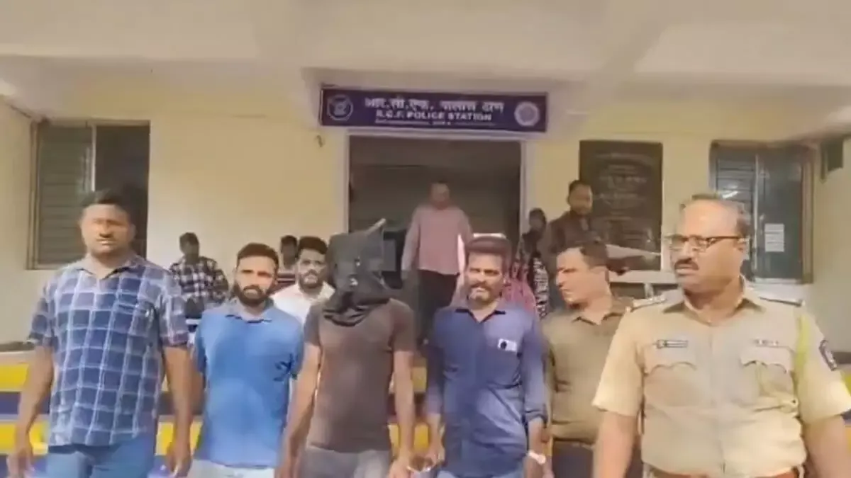 मुंबई: आरोपी से दो देसी आग्नेयास्त्र और आठ जिंदा कारतूस जब्त