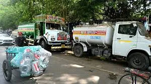  मुंबई : वाटर टैंकर एसोसिएशन के सेवाएं बहाल न करने पर; नगर निगम ने आपदा प्रबंधन अधिनियम, 2005 लागू करने का फैसला 