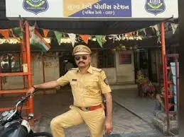 बीड़ : सस्पेंडेड पुलिस सब-इंस्पेक्टर रंजीत कसाले ने गंभीर लगाए आरोप